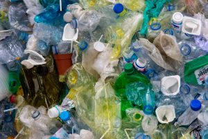 Alasan Mengapa Kita Harus Mengurangi Penggunaan Plastik Sekali Pakai