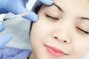 Suntik Botox: Ketahui Manfaat dan Efek Sampingnya